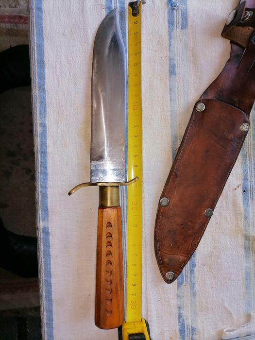 Бьлгарски нож, почти нов.