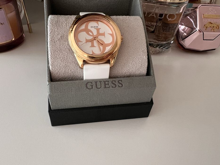 Дамски часовник Guess
