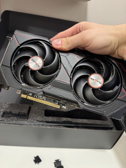 AMD 9060XT Sapphire Pulse