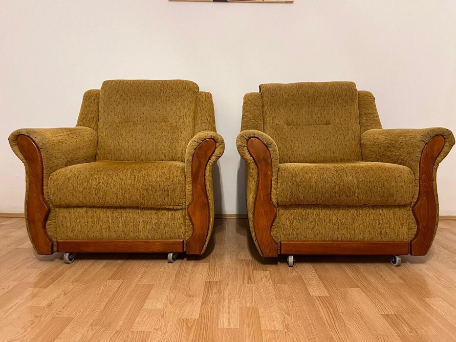 Vand canapea extensibila , plus doua fotolii