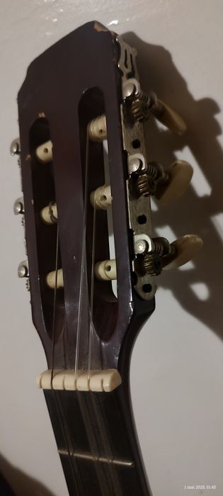 Vând chitară Ariana