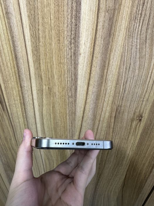 Iphone 15 pro max natural 256 gb 85%