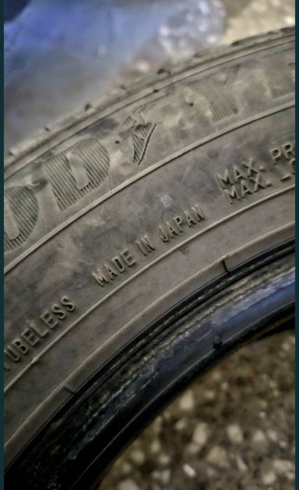 Продам пару баллонов Goodyear 195/60/16