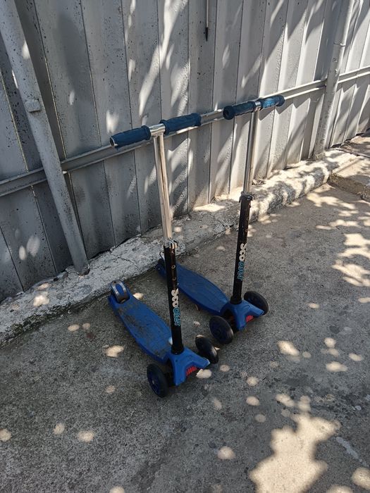 Vând două trotinete copii și o bicicletă cadou