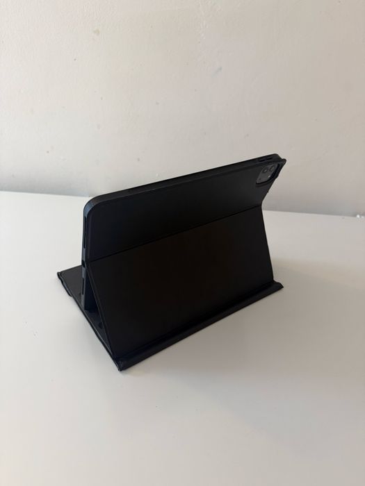 iPad Pro 11” (generația a 4-a) 256GB Wi-Fi + Cellular