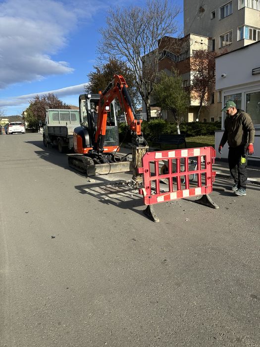 Inchiriez Utilaje Constructii (Miniexcavator,Bobcat,Cilindru ,Nacela)