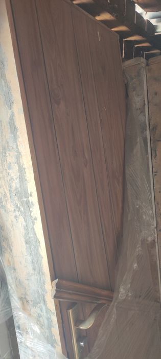 Двери б/у деревянные