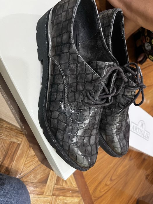 Поодам женсккю обувь