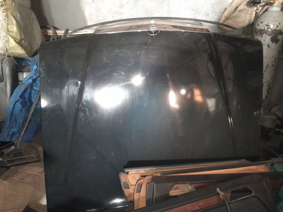 Продам капот на мерседес