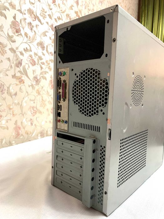 Кейс ASRock DDR2 Xeon 3.6GHz (2-х ядерный)