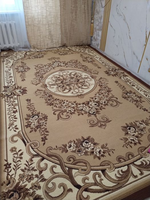 Продам палас размер 2.5\4 в отличном состоянии.
