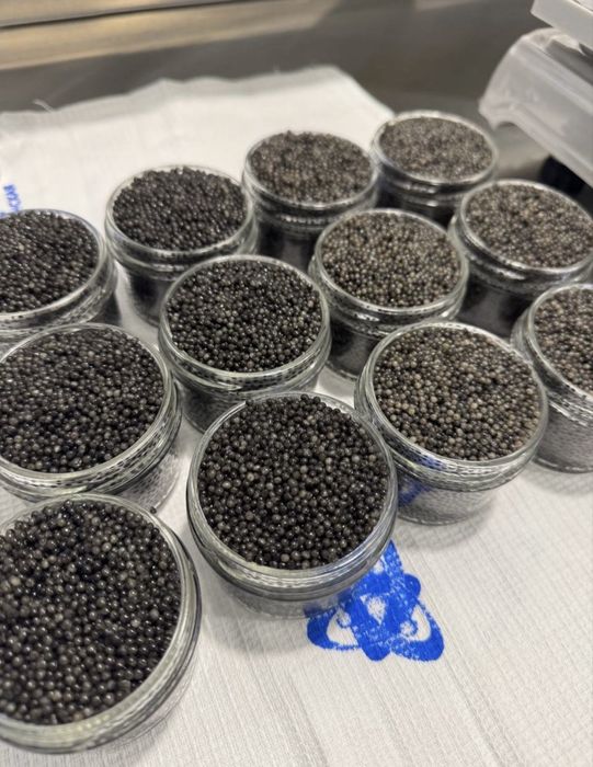 Черная икра , красная икра