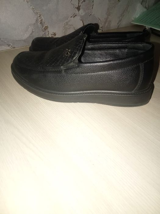 Продам туфли школьные