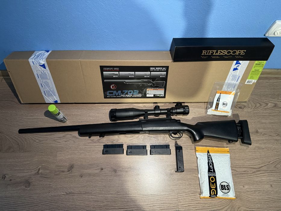 Sniper airsoft CYMA CM.702 + lunetă profesională 3–9x50