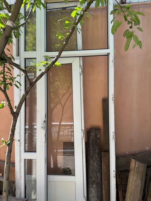 Пластиковые двери