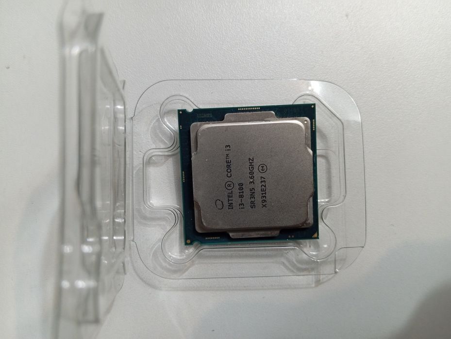 Процесс Intel core i3-8100