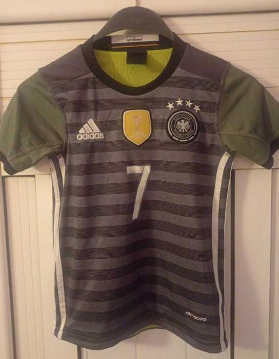 Оригинален детски екип на Германия - световни шампиони - Швайнщайгер