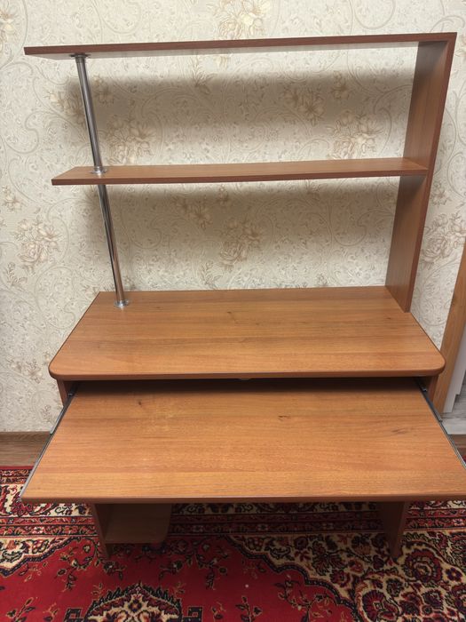 Продам стол для компьютера