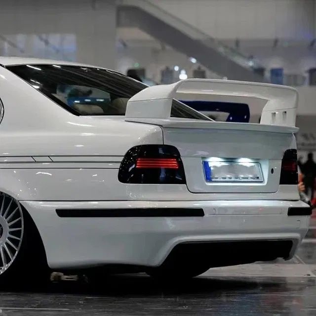 Спойлер лип за багажника – BMW E39 черен гланц, бмв GT Модел