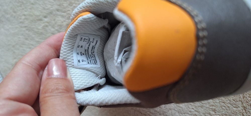 НОВИ, 28 н-р, КОЖЕНИ маратонки Clarks, момче/момиче