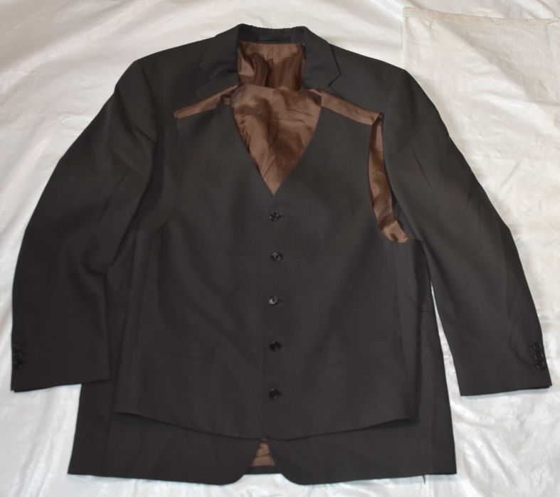 Costum Hugo Boss   Lana barbati Nr 50 cadou