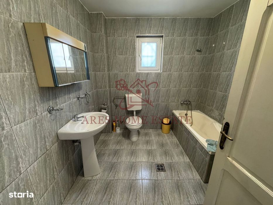 Casă 7 camere de vânzare/închiriere Izvin + anexă 90 mp- Comision 0