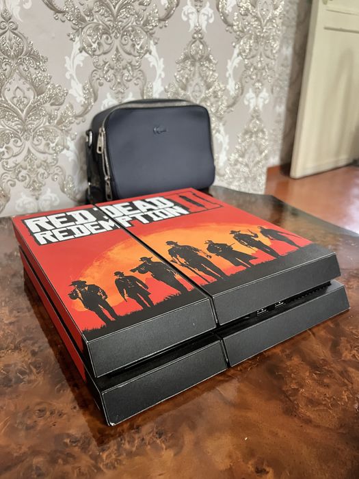 PlayStation 4 slim + 3 дисков