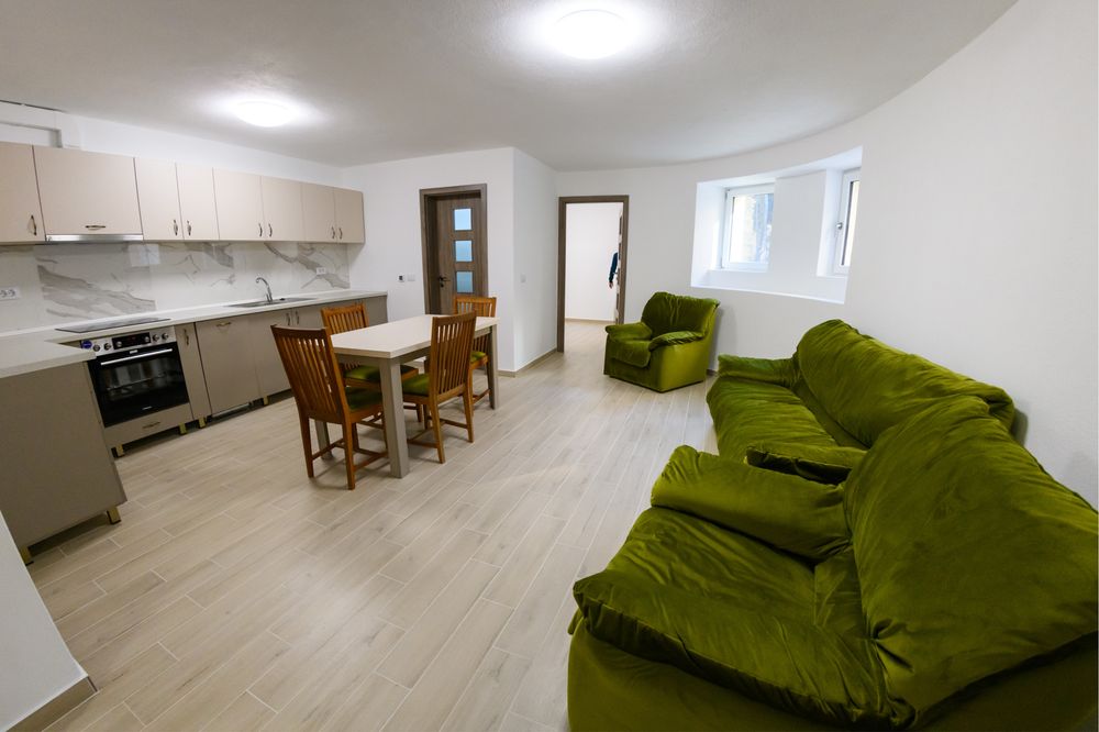 Apartament de inchiriat - centru Oradea - zona centrala- Demisol — fotografia 1