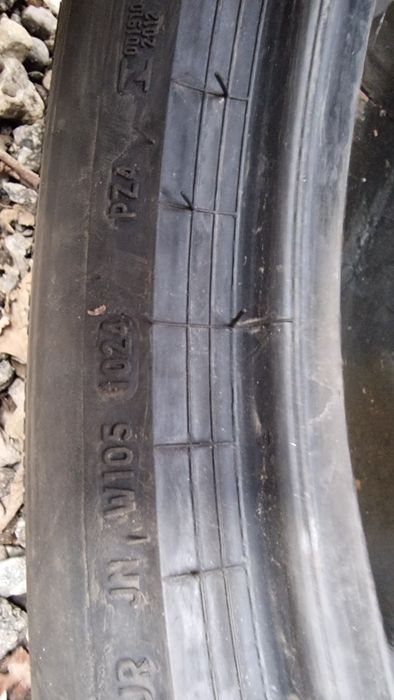 Anvelope 325/35R22 marca Pirelli, DOT 2024/2021,6 mm
