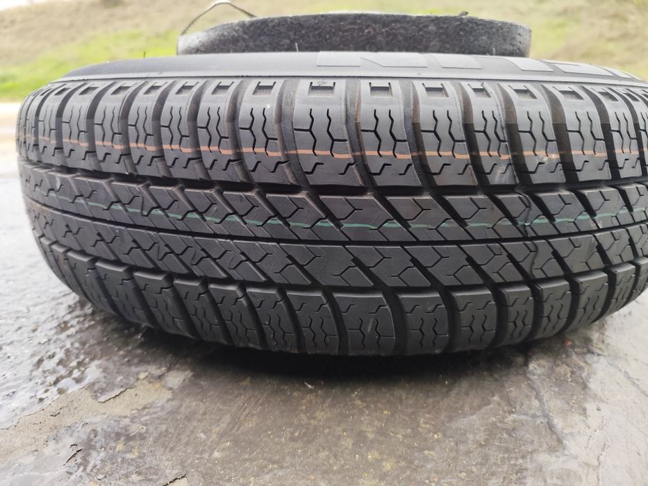 Продавам резервна гума комплект голф 4