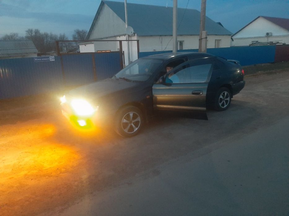 Продам тойоту карину