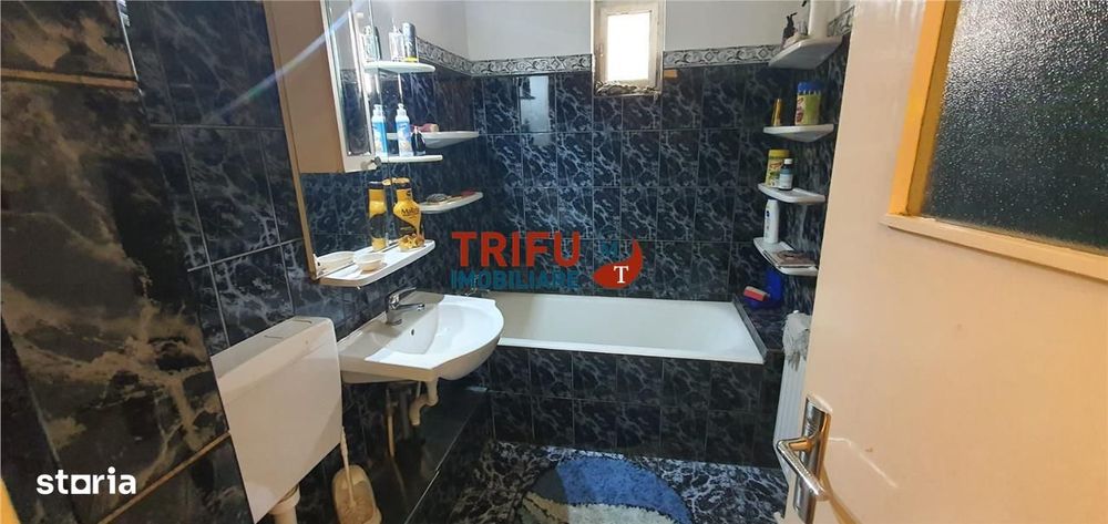 Apartament 3 camere de vanzare zona Dedeman