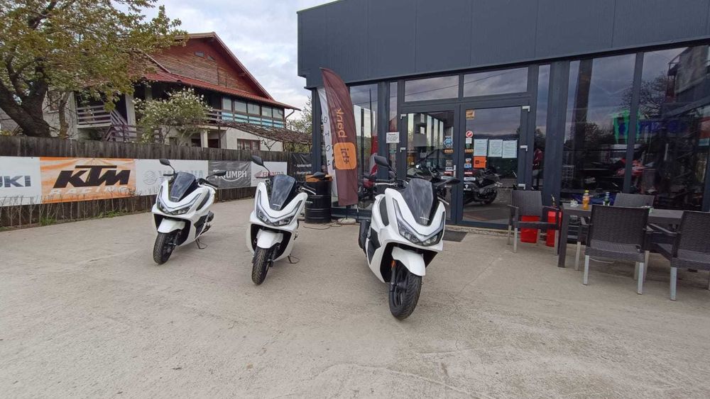 Honda PCX 125  nou-se conduce cu B - livrare stoc EST BIKE