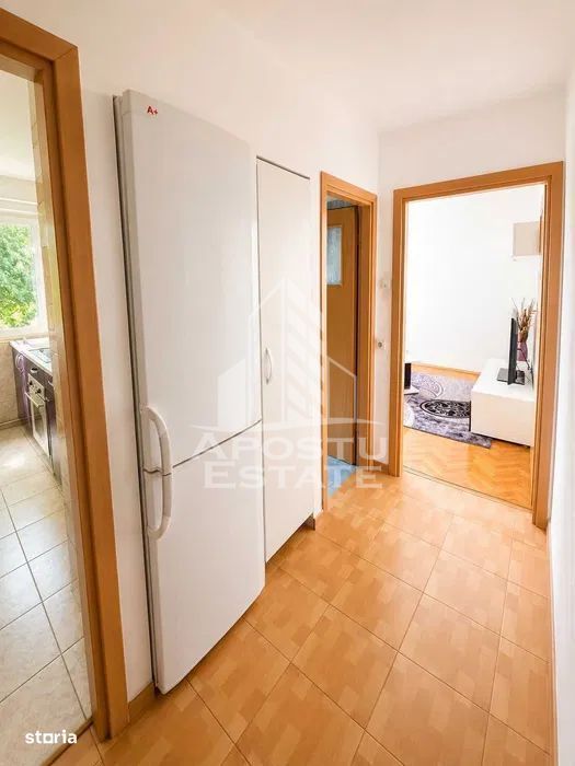 Apartament de vanzare cu 2 camere, semidecomandat, zona Sagului
