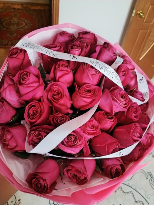 Букет из 41 ярко-розовых роз