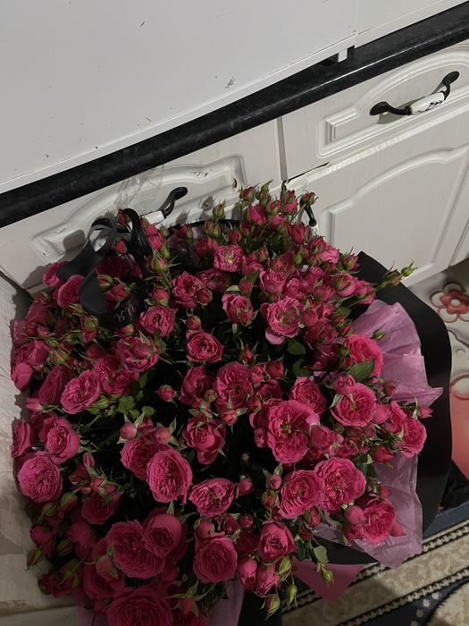 букет цветов кустовые розы