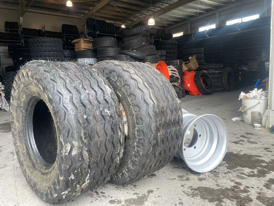 400/60-15.5 anvelope remorca baloti tubeless camera de aer jante 13x15.3 implement avem mai multe modele si ply 16 18 20 22
