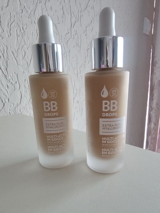 Crema (tip fond de ten) pentru orice tip de ten,cu acid hialuronic