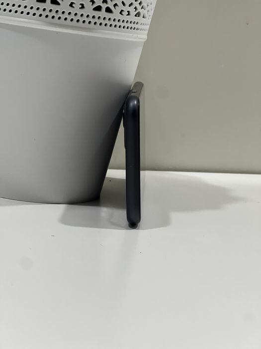 iPhone 11 • 64GB • Negru • 85% baterie