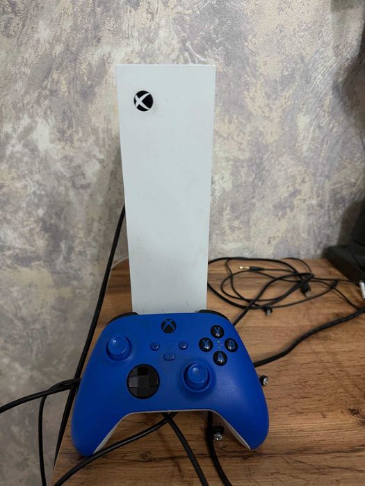 Продам Xbox Series S
