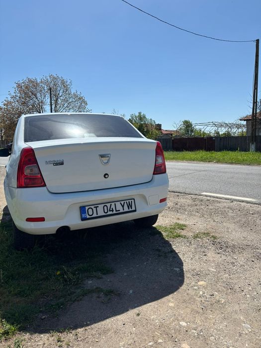 Vând Dacia Logan