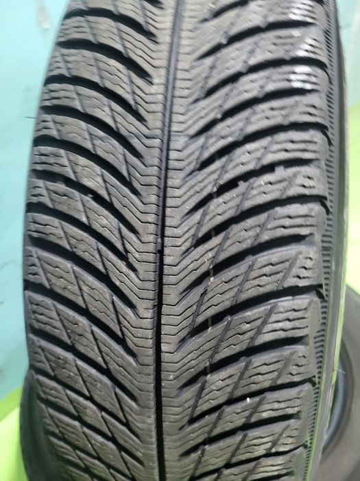2 бр зимни 215/65/17 Michelin