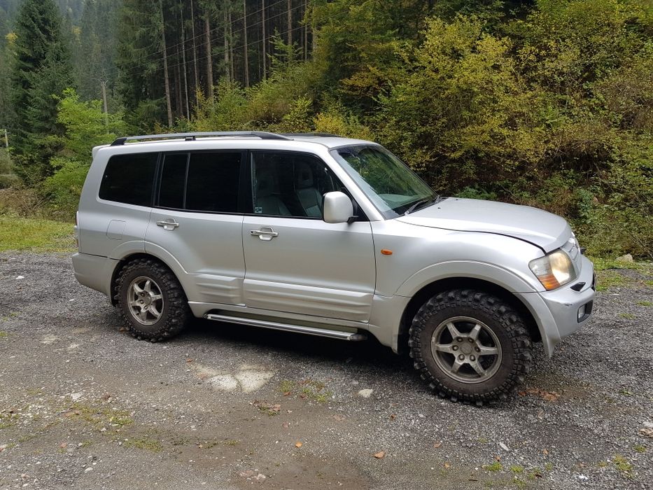 Dezmembrez mitsubishi pajero motor 3.2 mk3