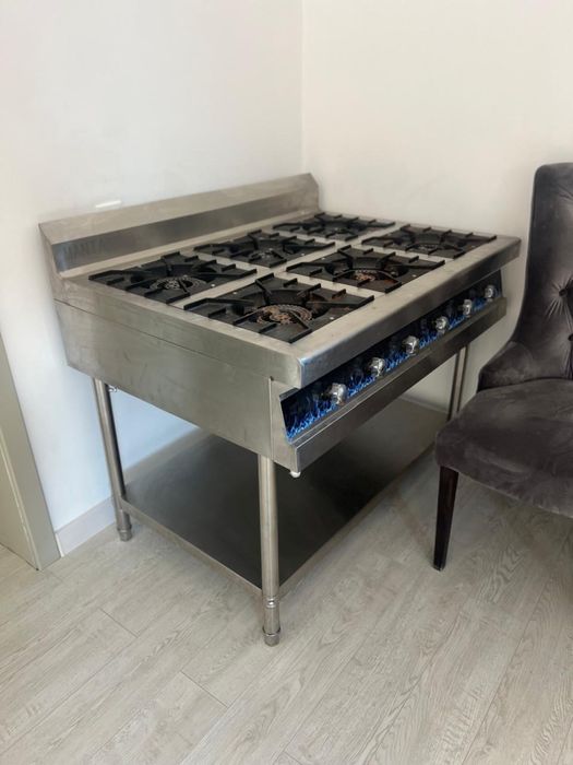 Газовая плита шестиконфорочная