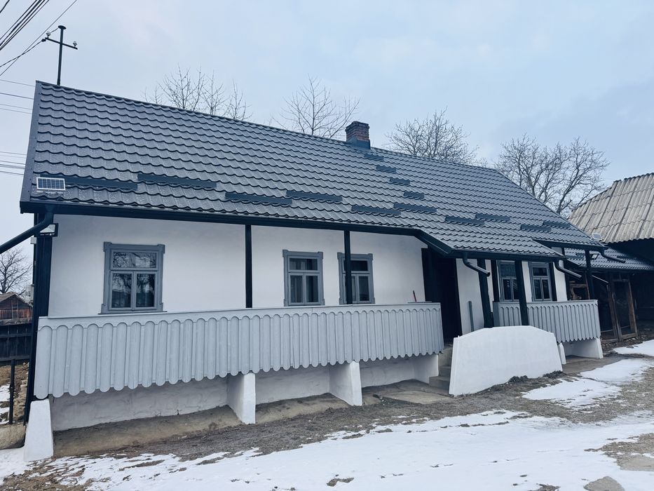 Vand casa cu livada si pomi fructiferi  Capu codrului