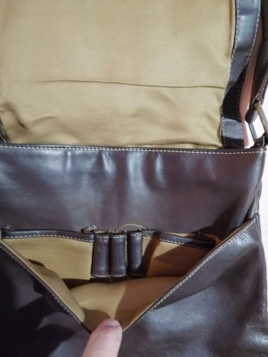 Vand Geanta bărbați 100% piele cu curea pentru umăr multiple cu fermoa