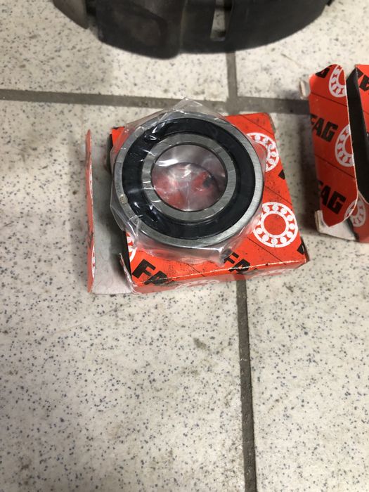 Продам генератор PASSAT B6 140A