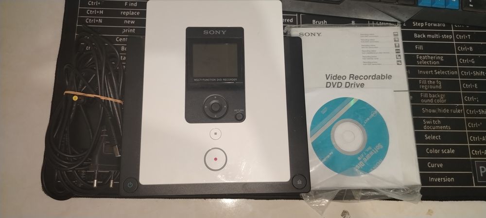 Sotiladi VHS va dv kasetalarni diskga ko'chirish uchun apparat