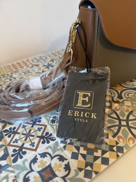 Стилна кафява мини чантичка