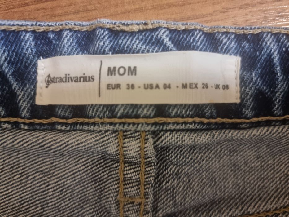 Продам женские джинсы